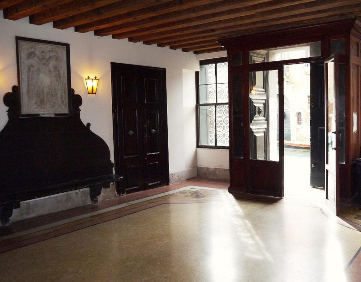 Appartamento In Palazzo Storico A Centro Venezia
