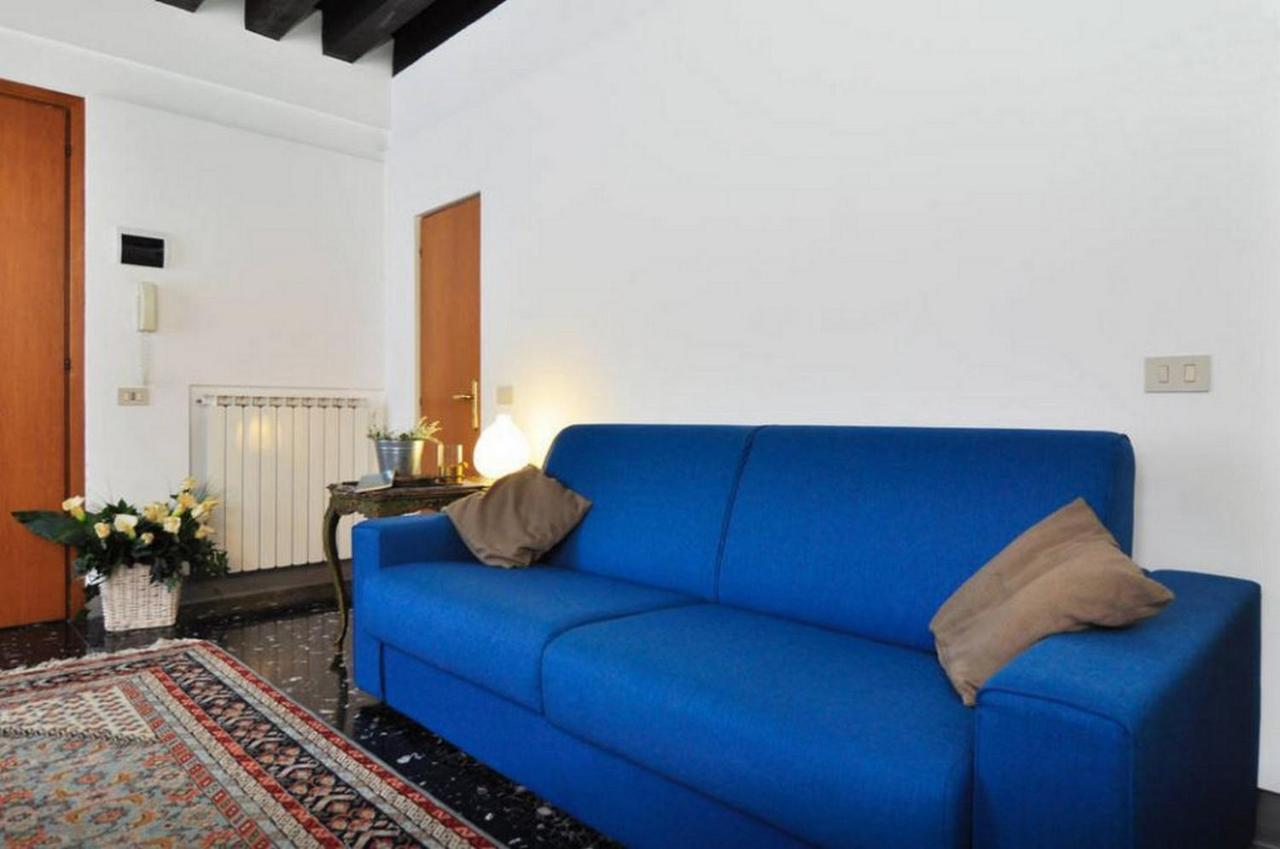 Appartamento In Palazzo Storico A Centro